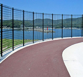 メッシュフェンス